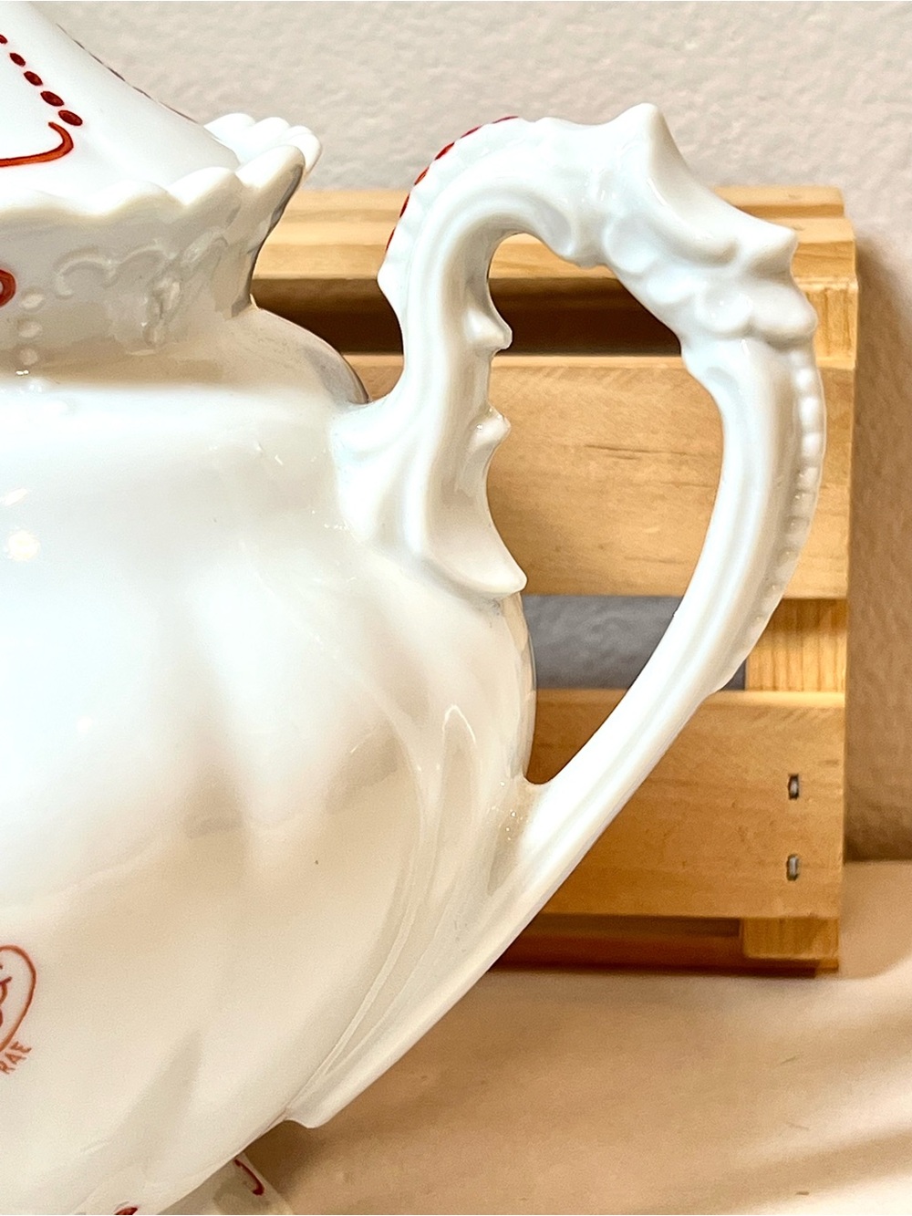 White Porcelain Teapot w Seashell Design | Japanese Kakiemon Style Scrollwork - Picture 3 of 15